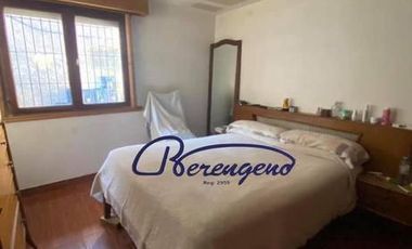 Galpón con vivienda en Hernandarias y Mac Gaul
