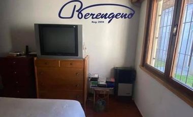 Galpón con vivienda en Hernandarias y Mac Gaul