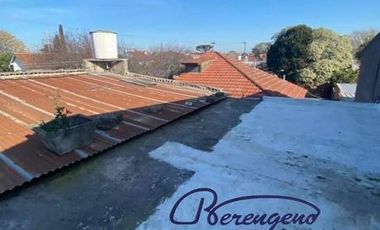 Galpón con vivienda en Hernandarias y Mac Gaul