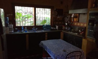 Casa en  Venta de 5 Amb. cerca Barrio Cuba