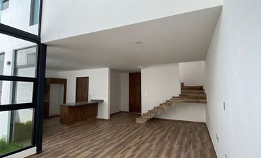 Casa en venta en fracc. frente a la UDLAP, Cholula.