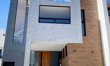 Casa en venta en fracc. frente a la UDLAP, Cholula.