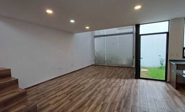 Casa en venta en fracc. frente a la UDLAP, Cholula.