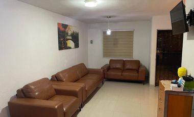 Casa con terreno excedente Urbiquinta