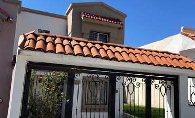 Casa con terreno excedente Urbiquinta