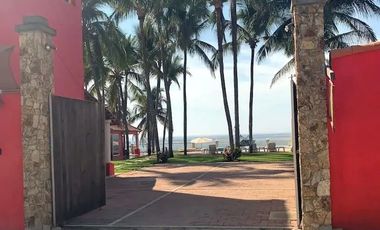 PIE DE LA CUESTA OPORTUNIDAD ÚNICA CASA DE ENSUEÑO A LA ORILLA DE LA PLAYA