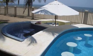 PIE DE LA CUESTA OPORTUNIDAD ÚNICA CASA DE ENSUEÑO A LA ORILLA DE LA PLAYA