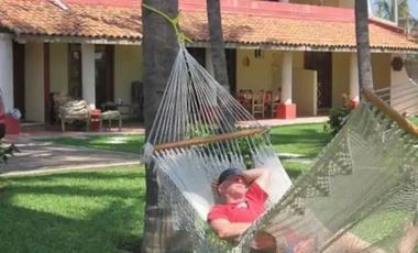 PIE DE LA CUESTA OPORTUNIDAD ÚNICA CASA DE ENSUEÑO A LA ORILLA DE LA PLAYA
