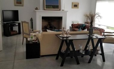 Excelente chalet 5 ambientes sobre lote de 1200m2 en Rumenco