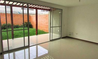 Venta Casa en Ciudad Country Jamundi  (VM)