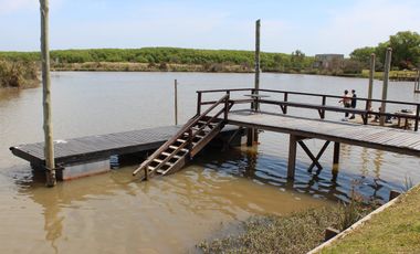 Venta casa 3 dormitorios en Country Nautico Isla Santa Monica, Delta