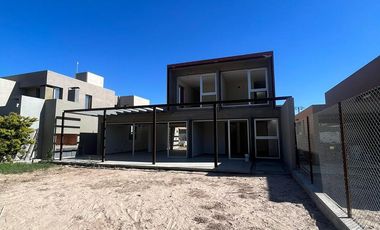 Casa en  B° La Fontana