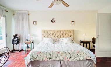 Casa en Venta de 4 Dormitorios, Lomas de la Carolina. Recibo Menor