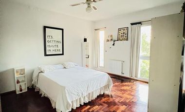 Casa en Venta de 4 Dormitorios, Lomas de la Carolina. Recibo Menor