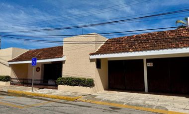 CASA EN VENTA y EN RENTA  EN CAMPECHE: COL. BOSQUES DE CAMPECHE