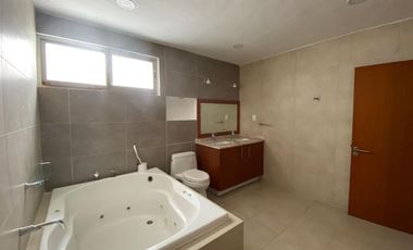 CASA EN VENTA Y EN RENTA EN CAMPECHE: COL. PRADO