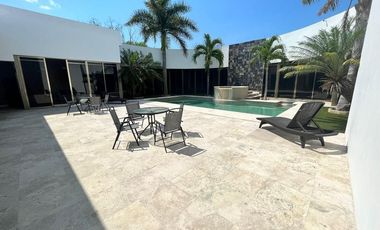CASA EN VENTA EN CAMPECHE: COL. BOSQUES DE CAMPECHE