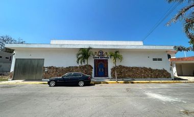 CASA EN VENTA EN CAMPECHE: COL. BOSQUES DE CAMPECHE