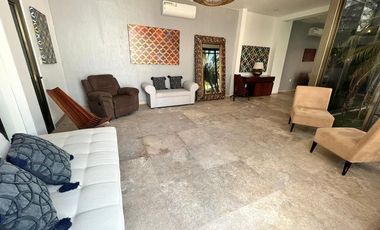 CASA EN VENTA EN CAMPECHE: COL. BOSQUES DE CAMPECHE