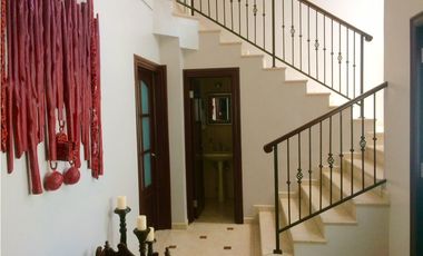 VENDO CASA UNIFAMILIAR EN PALMERAS DEL ESTE 529mt