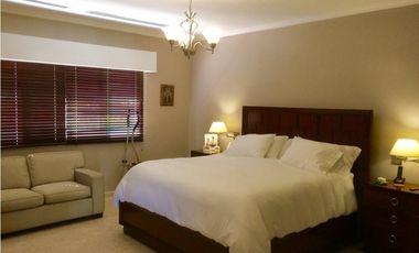 VENDO CASA UNIFAMILIAR EN PALMERAS DEL ESTE 529mt