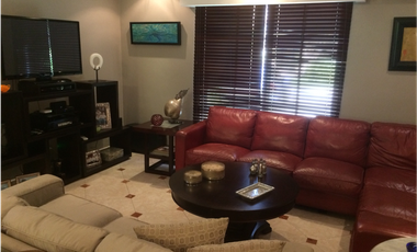 VENDO CASA UNIFAMILIAR EN PALMERAS DEL ESTE 529mt