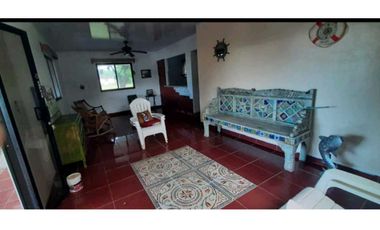 VENDO CASA FRENTE AL MAR