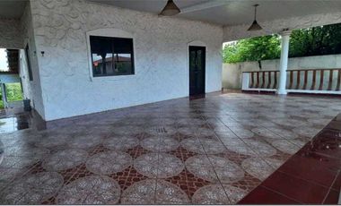 VENDO CASA FRENTE AL MAR