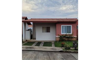 SE ALQUILA CASA EN LA CHORRERA