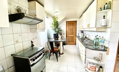 Casa en Venta en San Carlos de Apoquindo / Camino El Alba / Para remodelar
