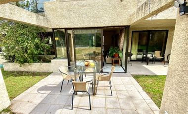 Casa en Venta en San Carlos de Apoquindo / Camino El Alba / Para remodelar