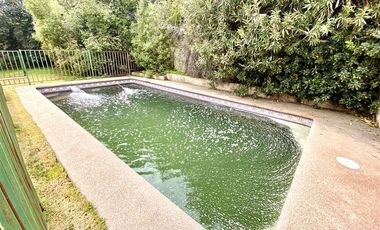 Casa en Venta en San Carlos de Apoquindo / Camino El Alba / Para remodelar