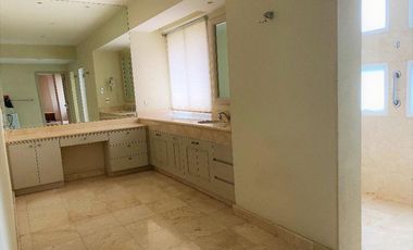 Penthouse de Lujo en Residencial Parque Escondido: Tu Oasis Urbano
