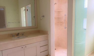 Penthouse de Lujo en Residencial Parque Escondido: Tu Oasis Urbano