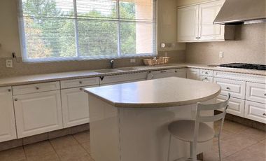 Penthouse de Lujo en Residencial Parque Escondido: Tu Oasis Urbano
