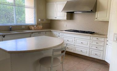 Penthouse de Lujo en Residencial Parque Escondido: Tu Oasis Urbano
