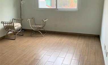 Casa muy amplia y funcional - Amplio Jardín