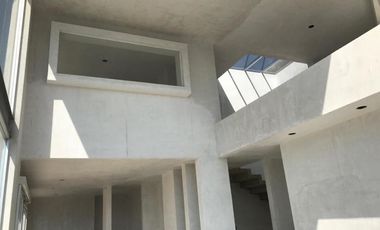 Casa en venta (Obra blanca-gris) - el Mirador Bosque Real