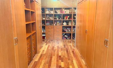 Exclusiva Residencia de Lujo en Satélite, con Área de Juegos, Terraza, Sala de Doble Altura y Más