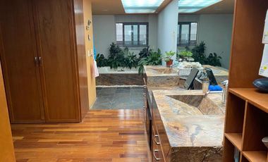 Exclusiva Residencia de Lujo en Satélite, con Área de Juegos, Terraza, Sala de Doble Altura y Más