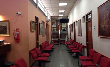 SE VENDE CENTRO MEDICO EN LINARES.