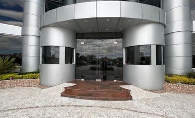RENTO O VENDO EDIFICIO DE OFICINAS CORPORATIVAS, todo o en partes