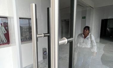 RENTO O VENDO EDIFICIO DE OFICINAS CORPORATIVAS, todo o en partes