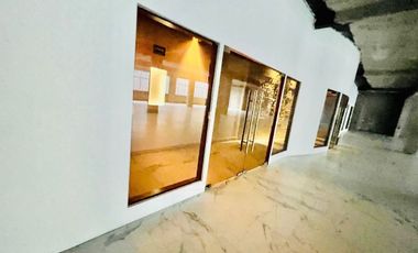 RENTO O VENDO EDIFICIO DE OFICINAS CORPORATIVAS, todo o en partes