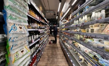 Rentamos local comercial para tienda de auto servicio Cod. LRI001