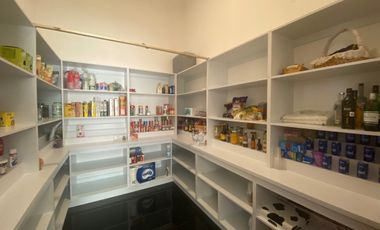 Rentamos local comercial para tienda de auto servicio Cod. LRI001