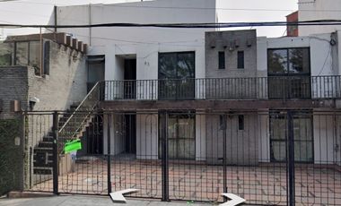 Rentamos local comercial para tienda de auto servicio Cod. LRI001