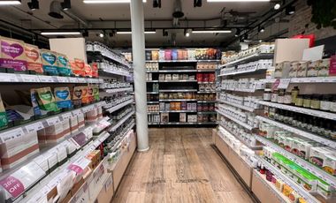 Rentamos local comercial para tienda de auto servicio Cod. LRI001