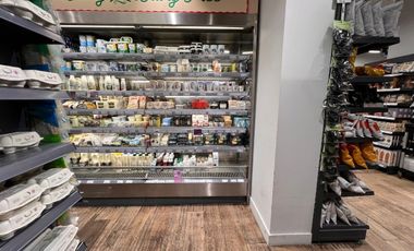 Rentamos local comercial para tienda de auto servicio Cod. LRI001