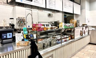 Rentamos local comercial para tienda de auto servicio Cod. LRI001